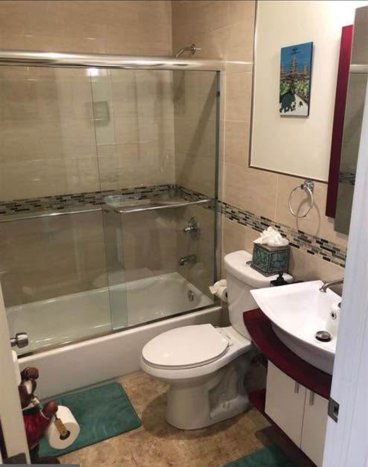 1st floor bathroom - 1621 Carpenter St