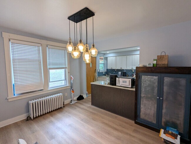 Building Photo - Cozy 3 bedroom 1 Bathroom Home (Squirrel Hill South)
