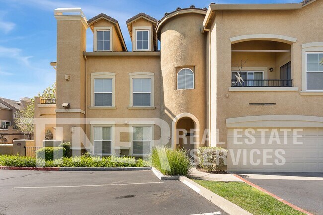 Building Photo - 5350 Dunlay Dr