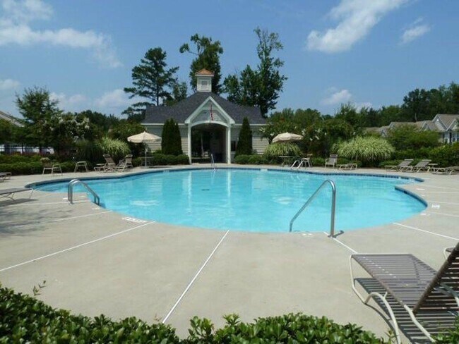 Wyngate pool - 220 Azalea Cir