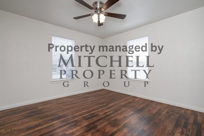 Building Photo - Welcome to 4116 Monroe! This beautiful com...