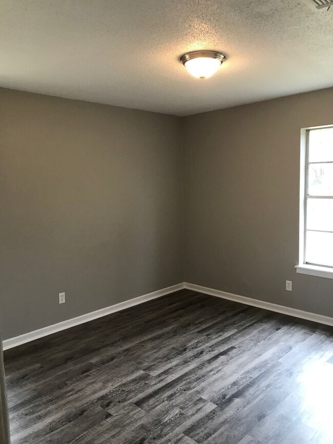 Building Photo - Available Now For Rent