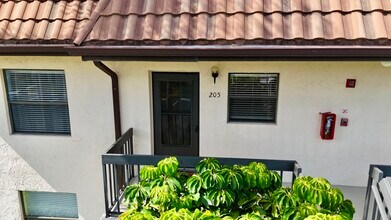 Building Photo - 7214 Golf Colony Ct