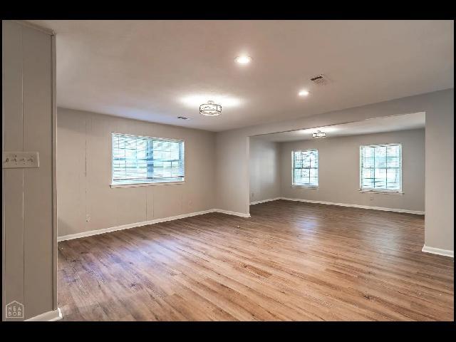 Building Photo - 6809 Canna Rd
