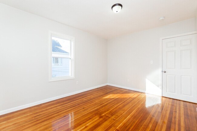 Building Photo - 74 Austin St