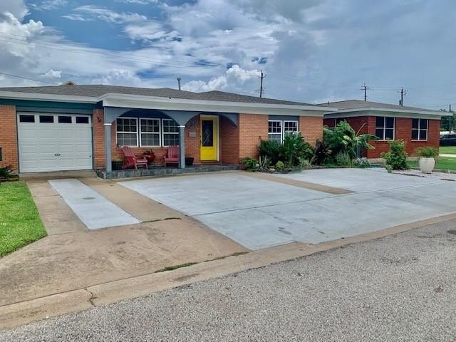 Building Photo - 1114 Bayou Cir