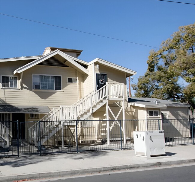 Building Photo - B29--2601-11 S Orchard/1238 W Adams