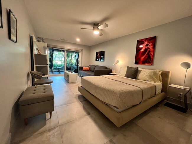 Building Photo - 4021 N Cypress Dr