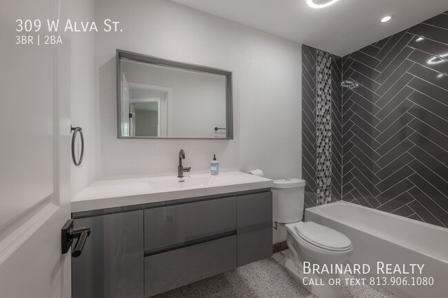 Building Photo - 309 W Alva St