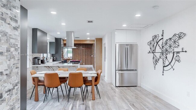 Building Photo - 2525 Garfield St