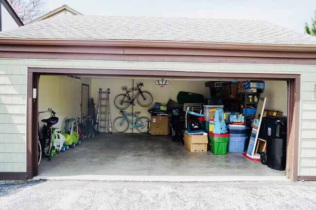 Building Photo - 1303 Kingsridge Ct