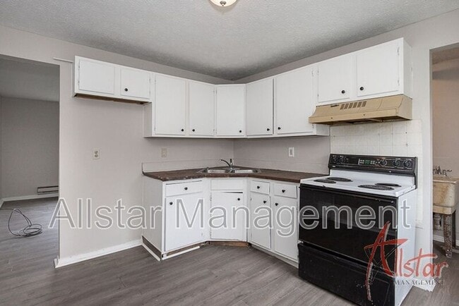 Building Photo - 1316 Massachusetts Ave