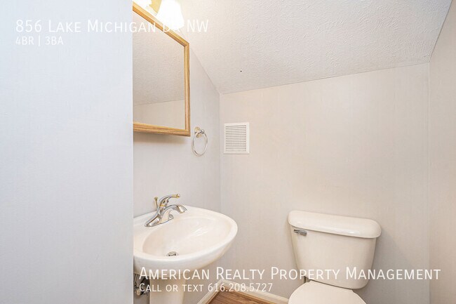 Building Photo - 856 Lake Michigan Dr NW