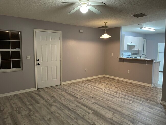 Building Photo - 331 Caldbeck Way