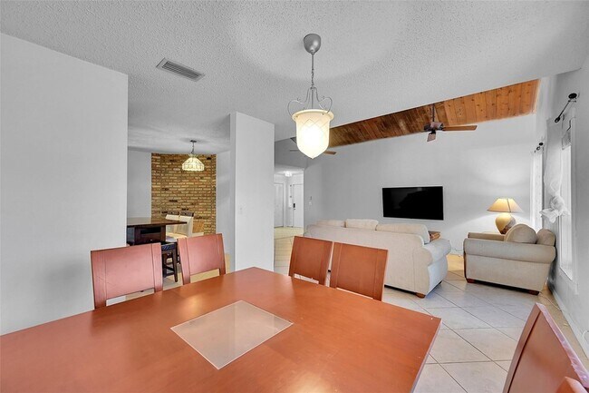 Building Photo - 1361 SW 26th Ave