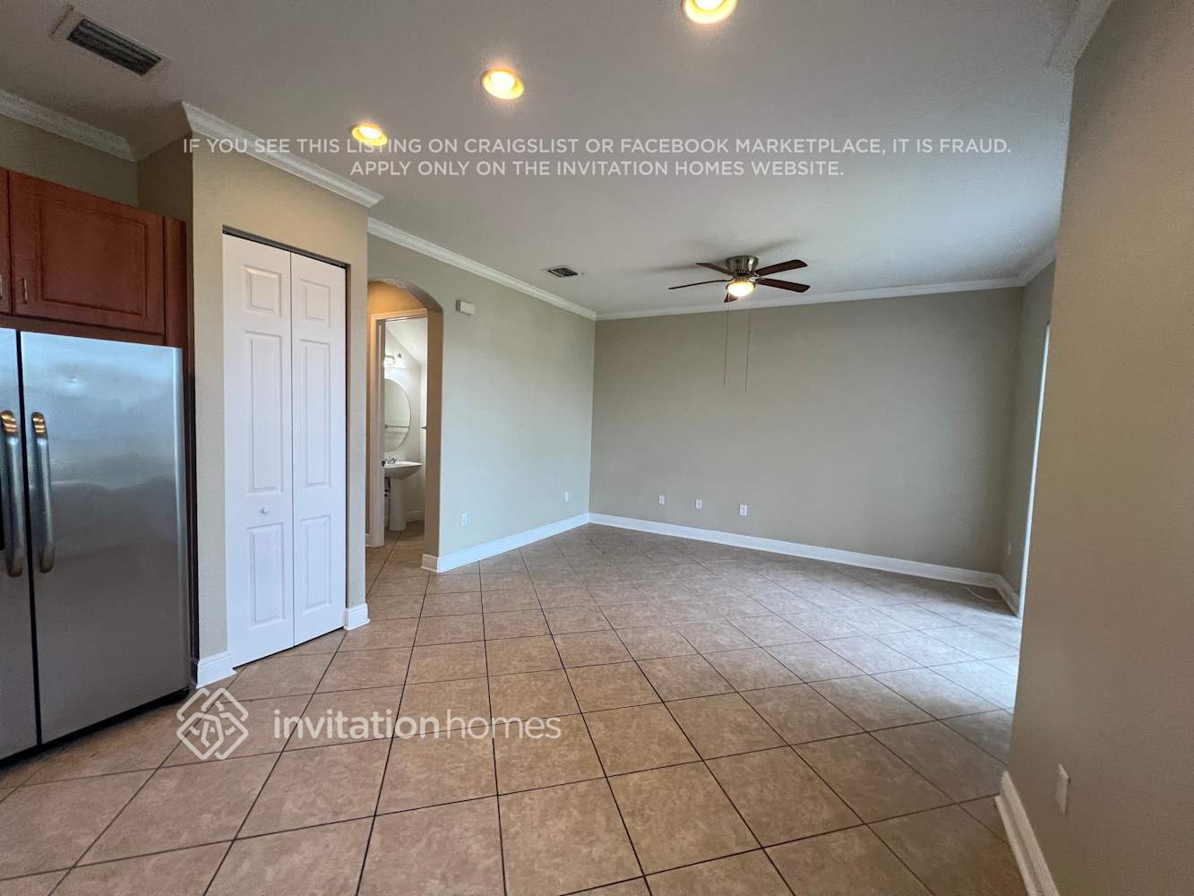 Building Photo - 6889 Julia Gardens Dr