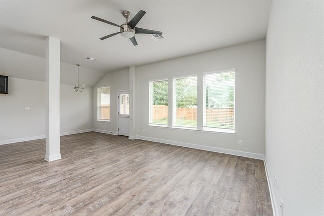 Building Photo - 527 Bridgestone Way