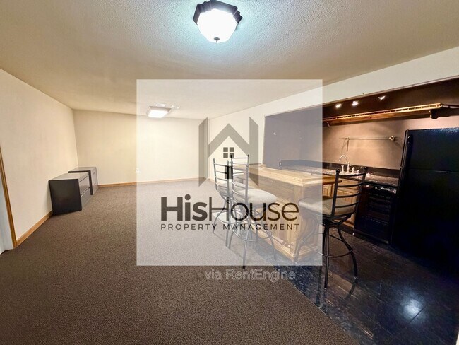 Building Photo - 2318 45th Ave