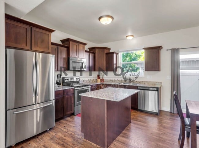 Building Photo - 1544 S 840 W