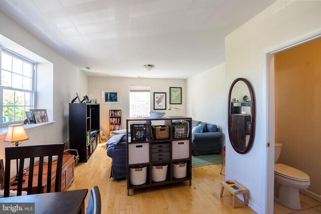 Building Photo - 1130 Dorrance St