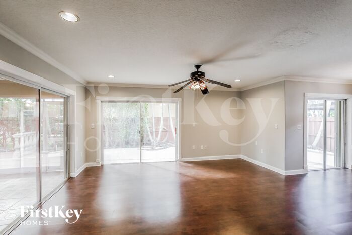 Building Photo - 9390 SW 163rd Pl