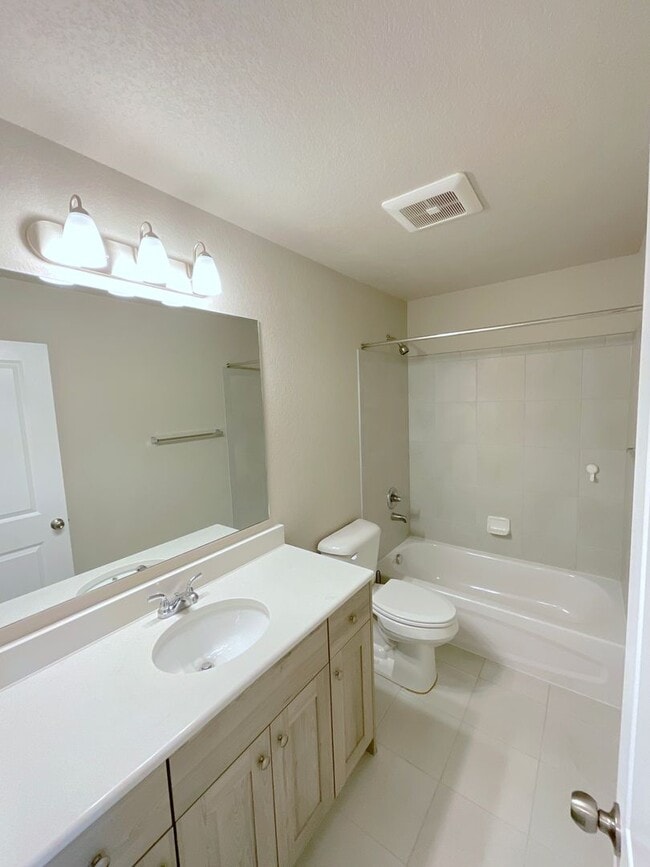 Building Photo - 3 Bedroom Townhome Available Near Tutt Blvd & E Woodmen Rd