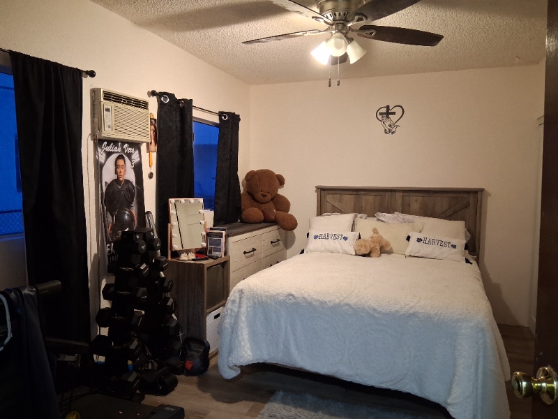 Building Photo - 1022 S Vancouver Ave