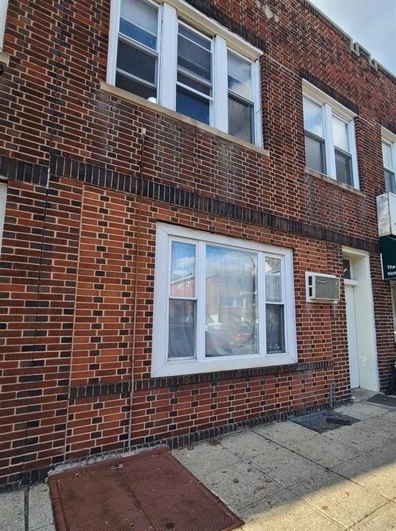 Building Photo - 7707 Broadway