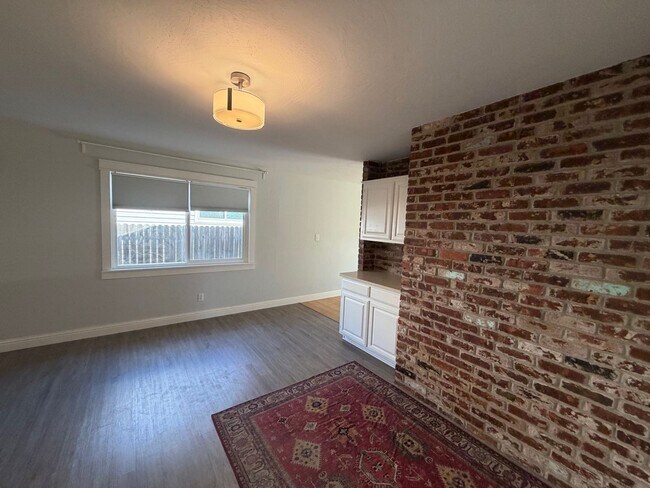 Building Photo - 9152 Condesa Dr