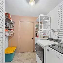 Building Photo - 1835 Young Ave