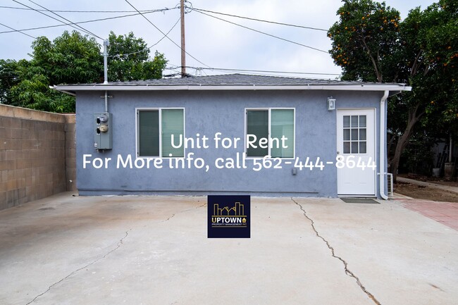 Building Photo - House - 2 Bedrooms / 1 Bathroom / Whittier