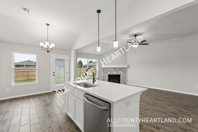 Building Photo - 1017 Redwood Creek Dr