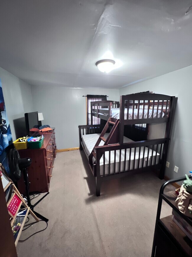 Bedroom 1 - 663 Summit St