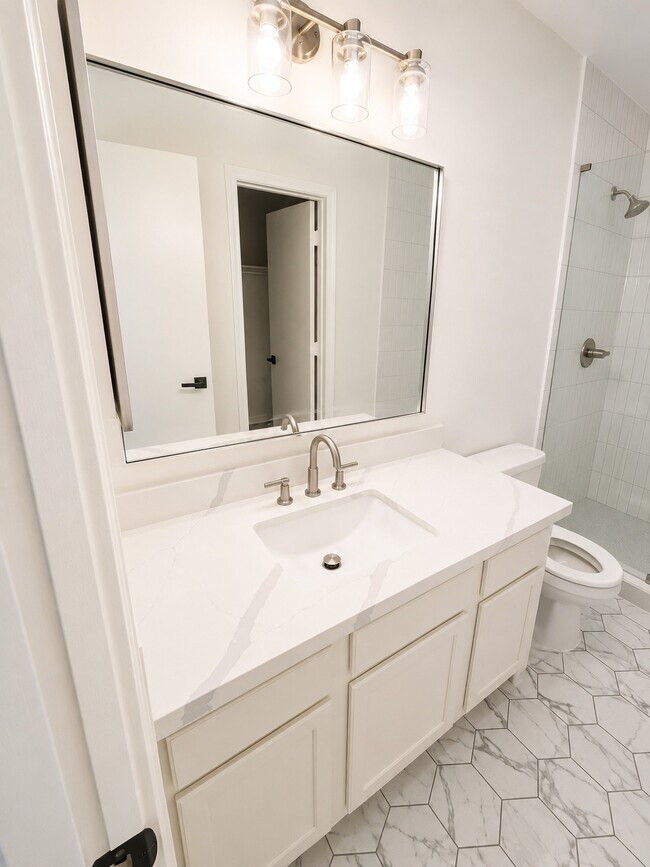 Building Photo - 9227 Shaded Pines Dr