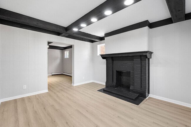 Building Photo - Stunning 5 bedroom home in Sheraden available March 1st!