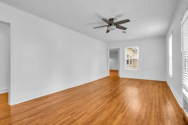 Building Photo - 807 Fisher St