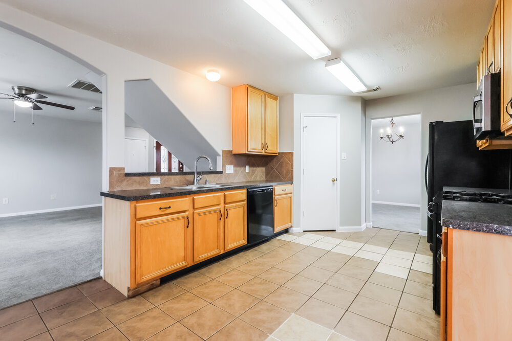 Building Photo - 25306 Barmby Dr