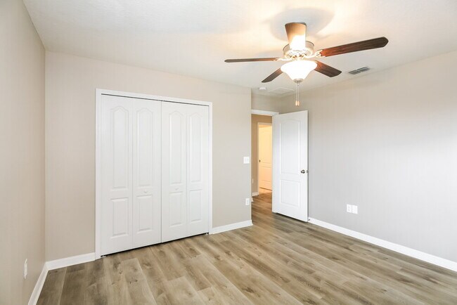 Building Photo - 13833 Reindeer Cir