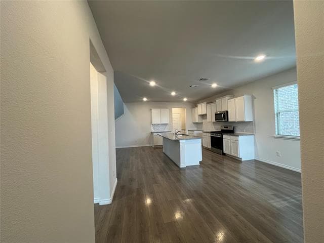 Building Photo - 1601 Princeton Dr