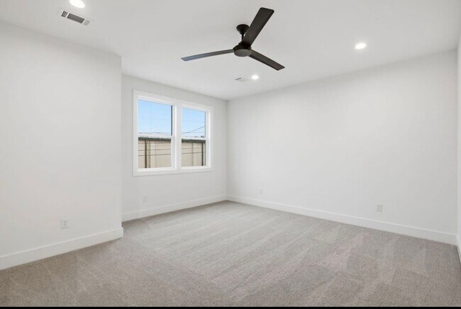 Building Photo - 5618 Obrien Ave