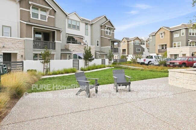 Building Photo - 295 Gambrel Cir