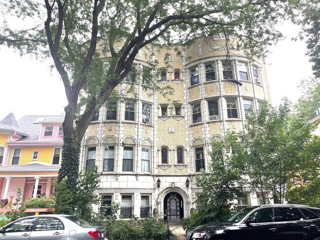 Building Photo - 1527 W Pratt Blvd
