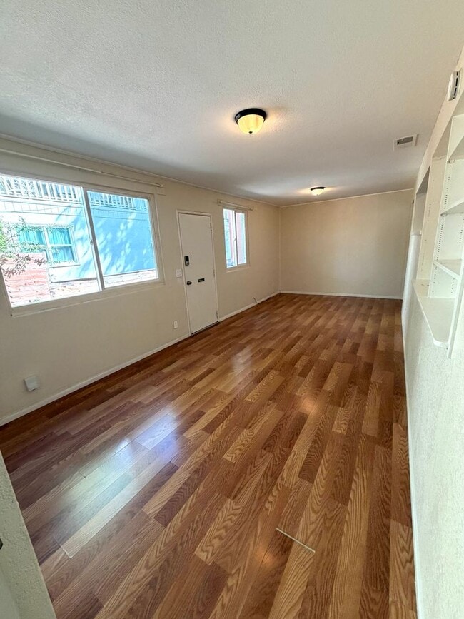 Building Photo - Biker’s Paradise: Cozy 2BR Duplex Steps from UC Davis & Downtown.