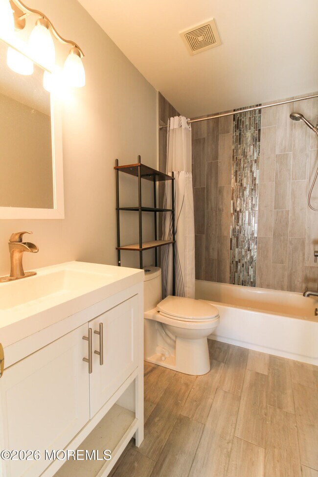 Building Photo - 455 Hawthorne Pl