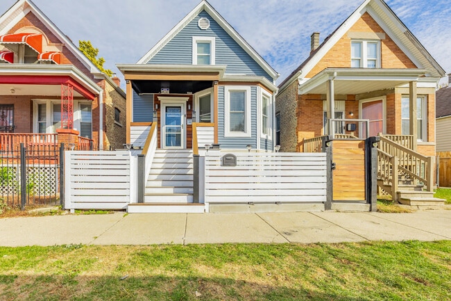 Building Photo - 7219 S Peoria St