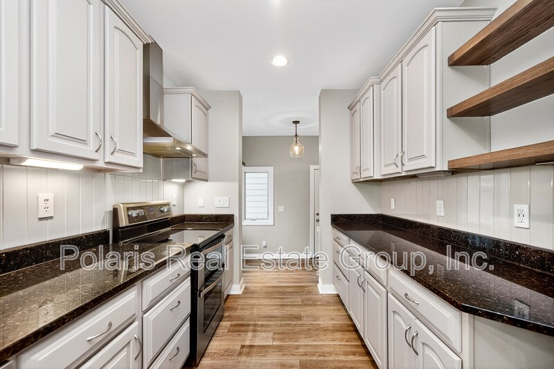 Building Photo - 2222 E 75th St