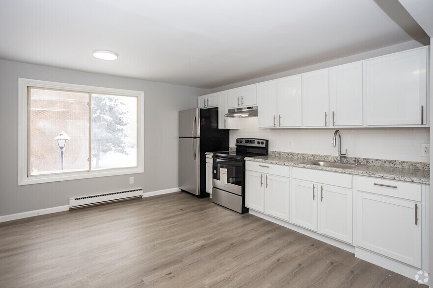 Kingswood Garden 1150 Vine St Liverpool NY 13088 Apartment Finder