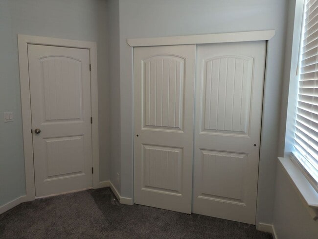 Building Photo - Modern 3 Bedroom Home with Spacious Layout!