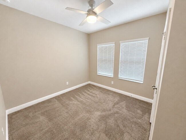 Building Photo - 5418 Silver Sun Dr