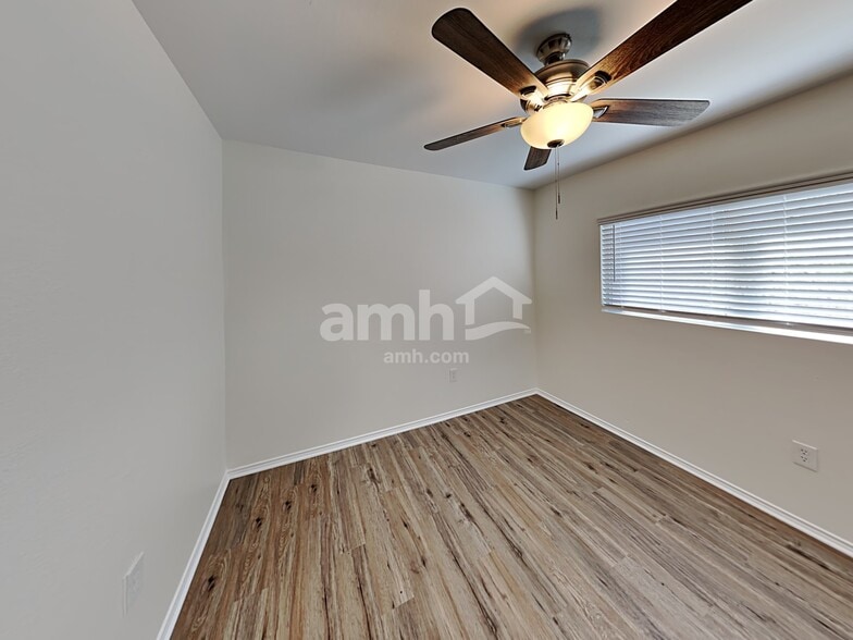 Building Photo - 3530 Lantana Falls